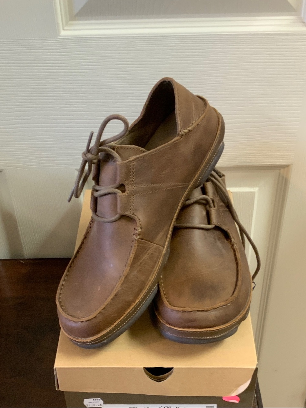 OluKai Men's Brown Leather Casual Lace-Up Moc Toe Shoes.  ‘OHANA LI ‘ILI